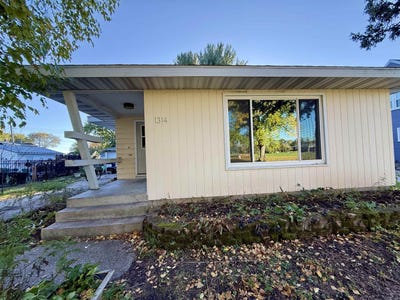 /international/us/1314-la-salle-street-janesville-wi-110120637328/