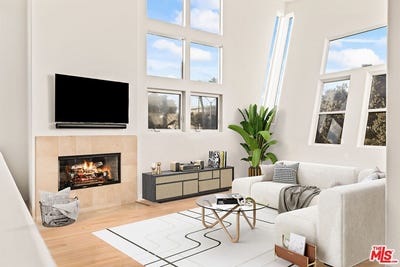 /international/us/502-rosecrans-ave-manhattan-beach-ca-110107729438/