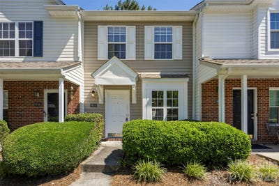/international/us/8038-kennet-lane-fort-mill-sc-110108538714/