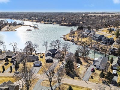 /international/us/269-easy-street-lake-holiday-il-110104480792/