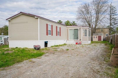 /international/us/19-winn-street-lewiston-me-110107997686/