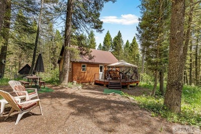 /international/us/4132-beaver-springs-road-island-park-id-110109132460/