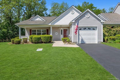/international/us/2201-pebble-beach-path-riverhead-ny-110108579372/