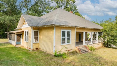 /international/us/100-w-groves-street-big-sandy-tx-110103185291/