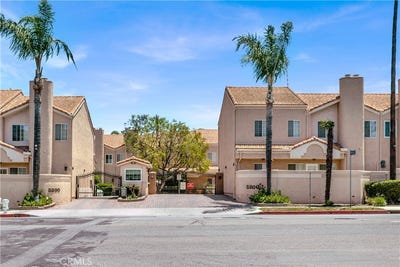 /international/us/5200-white-oak-avenue-encino-ca-110119438103/