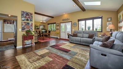 /international/us/16-forest-ter-wayne-twp-nj-110107517028/