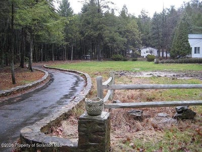 /international/us/75-205-stoney-brook-lane-palmerton-pa-110108797270/