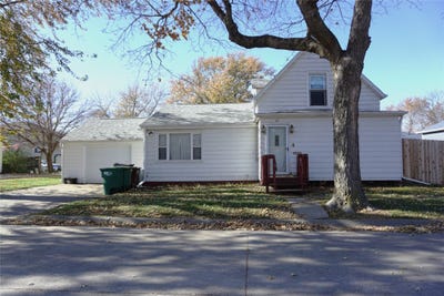 /international/us/118-n-5th-street-winterset-ia-110103505394/