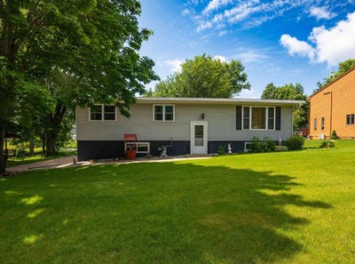 /international/us/603-w-north-street-dodgeville-wi-110100628002/