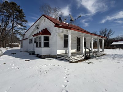 /international/us/18119-sallee-street-winona-mo-110105522673/