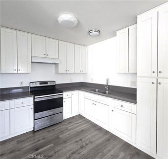 /international/us/320-e-hullett-long-beach-ca-110110325467/