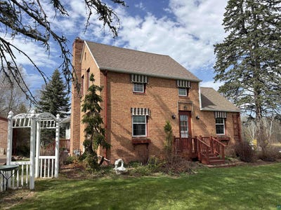 /international/us/4957-w-arrowhead-rd-hermantown-mn-110108121370/