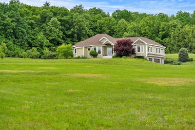 /international/us/164-broad-street-hollis-nh-110108491679/