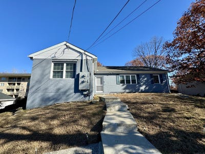 /international/us/950-lindley-street-bridgeport-ct-110108383990/