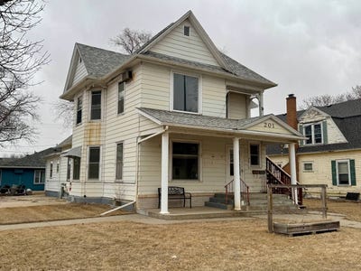 /international/us/201-east-7th-avenue-redfield-sd-110108398541/