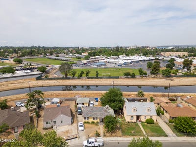 /international/us/213-t-street-bakersfield-ca-110107552064/