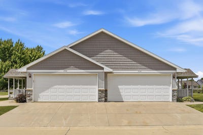 /international/us/904-ne-cresent-view-drive-cedar-rapids-ia-110108475754/