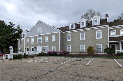 /international/us/36-country-club-drive-gilford-nh-110101179907/