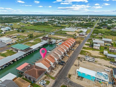 /international/us/464-15th-street-port-o-connor-tx-110110136793/