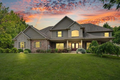 /international/us/1309-cross-creek-road-mahomet-il-110109136692/