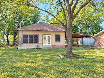 /international/us/122-robertson-street-sulphur-springs-tx-110120466590/