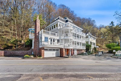 /international/us/2238-s-shore-drive-macatawa-mi-110107784697/