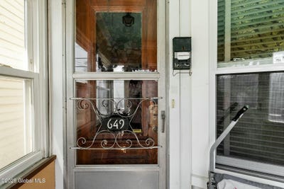 /international/us/649-myrtle-avenue-albany-ny-110098432768/