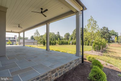 /international/us/400-martingale-ridge-drive-middleburg-va-110097133900/?lang=en