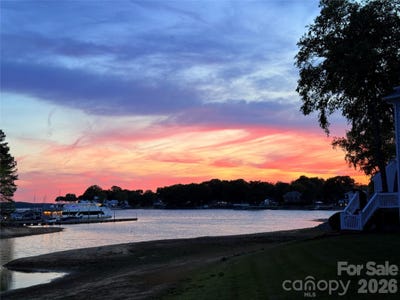 /international/us/18726-nautical-drive-cornelius-nc-110108022764/