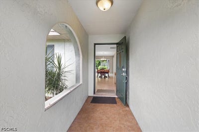 /international/us/1403-se-27th-street-cape-coral-fl-110110390804/