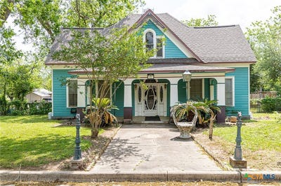 /international/us/204-avenue-f-shiner-tx-110099241944/