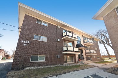 /international/us/7422-w-111th-street-worth-il-110106328175/