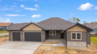 /international/us/422-eisenhower-street-baraboo-wi-110103987792/