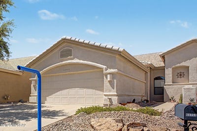 /international/us/63752-e-holiday-drive-tucson-az-110119785715/