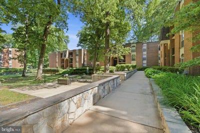 /international/us/3354-woodburn-road-annandale-va-110108719556/
