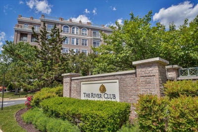 /international/us/820-belmont-bay-dr-303-woodbridge-va-110107501463/