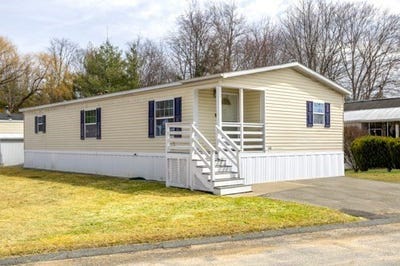 /international/us/556-central-street-leominster-ma-110106920042/