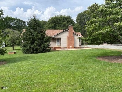 /international/us/1942-brier-lane-graham-nc-110099827411/
