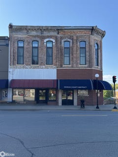 /international/us/105-1-2-w-washington-street-sigourney-ia-110102803378/