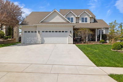/international/us/8564-newbury-court-johnston-ia-110108578301/