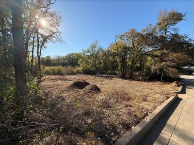 /international/us/120-n-andrews-drive-robinson-tx-110120421034/