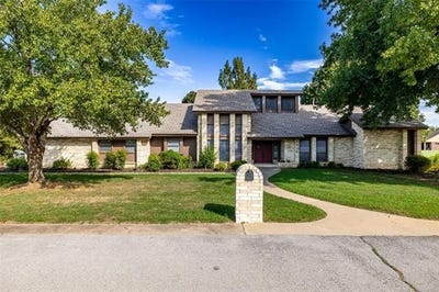 /international/us/1300-s-bon-terre-street-claremore-ok-110110361913/