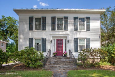 /international/us/272-main-street-middleburgh-ny-110106330807/
