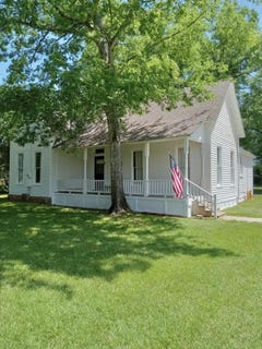 /international/us/138-s-grace-street-crockett-tx-110099884379/