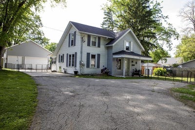 /international/us/125-keyes-street-lake-mills-wi-110108449778/