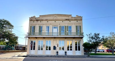 /international/us/126-s-commerce-street-natchez-ms-110108108918/