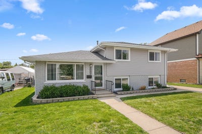 /international/us/10403-barnard-drive-chicago-ridge-il-110108230672/