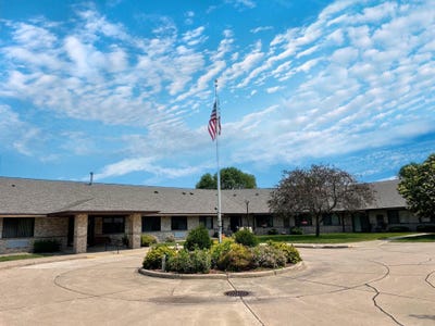 /international/us/401-s-county-road-5-springfield-mn-110100156544/