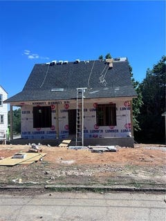 /international/us/915-redding-drive-high-point-nc-110108822330/