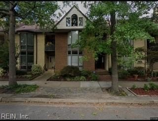 /international/us/1213-botetourt-gardens-norfolk-va-110099041531/